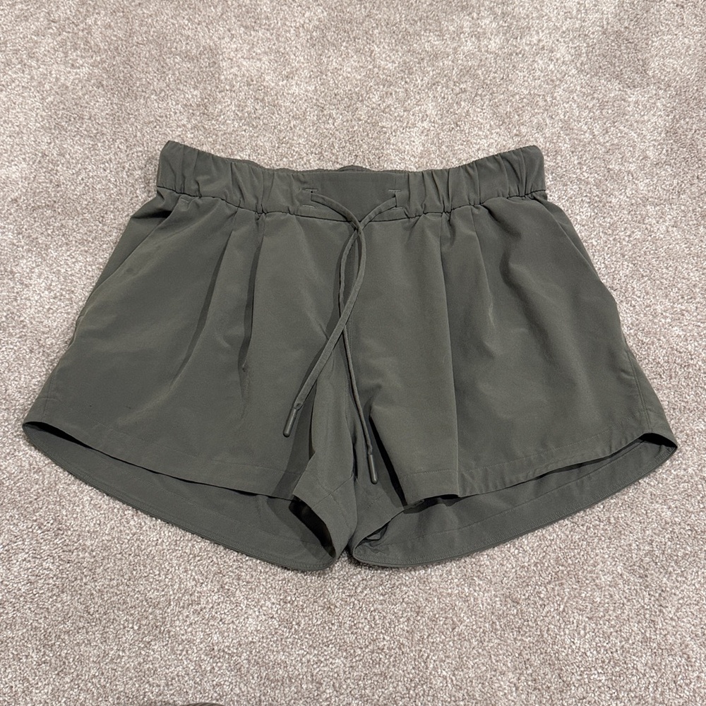 Lululemon Stroll at Sundown Shorts